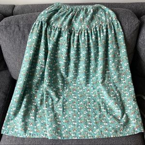 Cotton comfy midi skirt with floral pattern and flexible waist